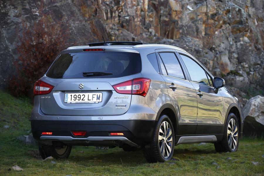  Suzuki SX4 S-Cross Hybrid 2020 года  (WW) (фото 33 из 40)